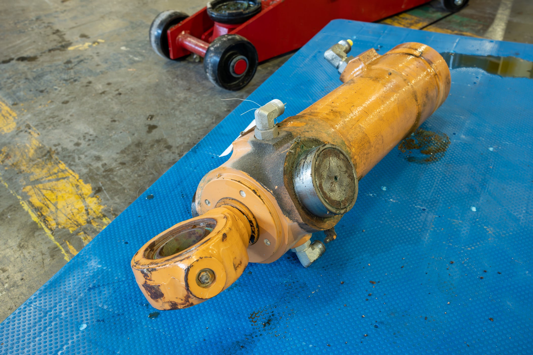 Case Hydraulic Tilt/Swing Cylinders - 139808A2U – Tractor