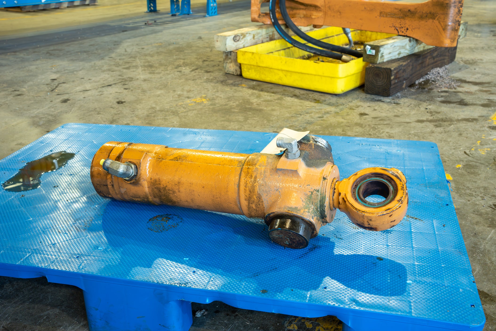 Case Hydraulic Tilt/Swing Cylinders - 139808A2U – Tractor