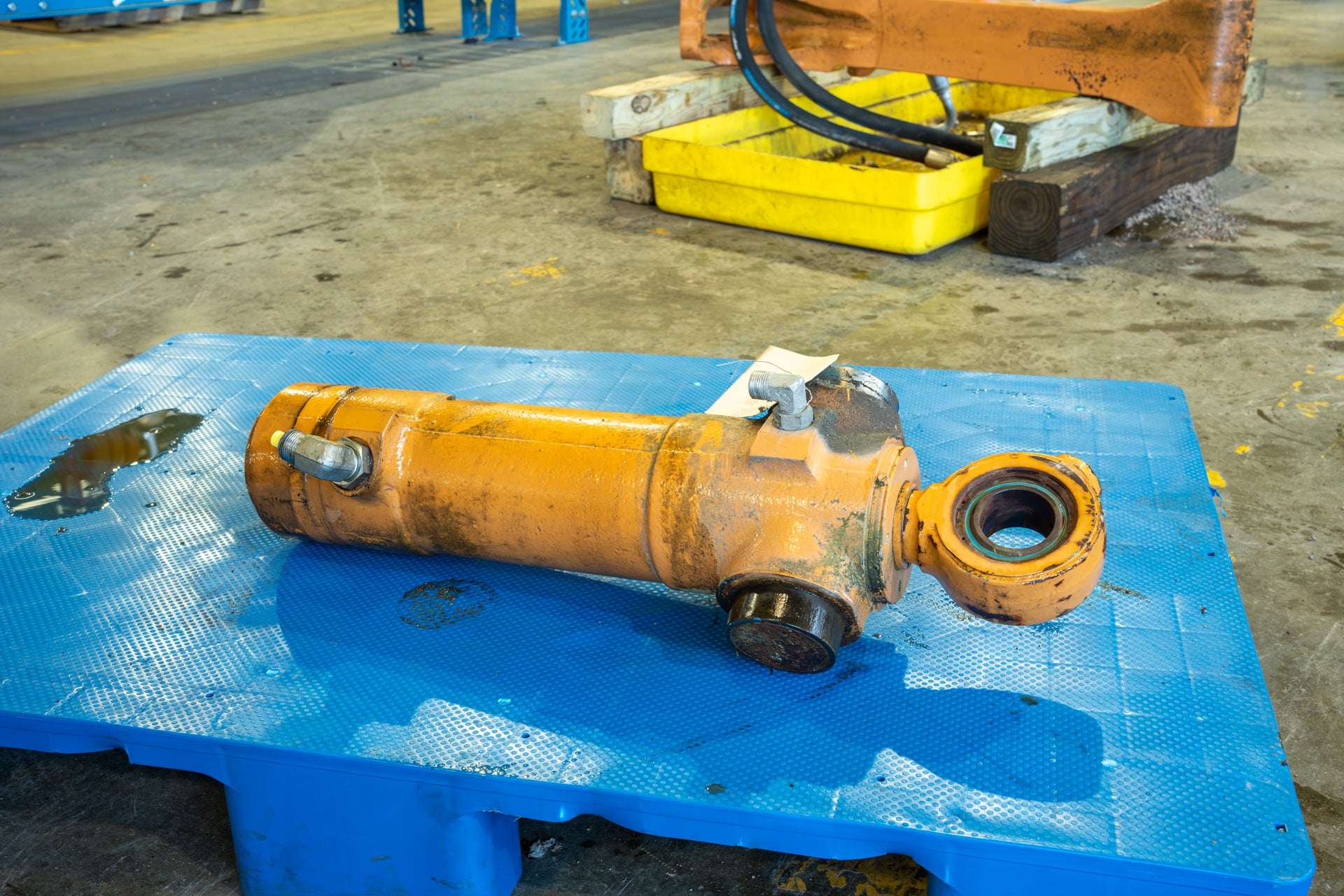 Case Hydraulic Tilt/Swing Cylinders - 139808A2U