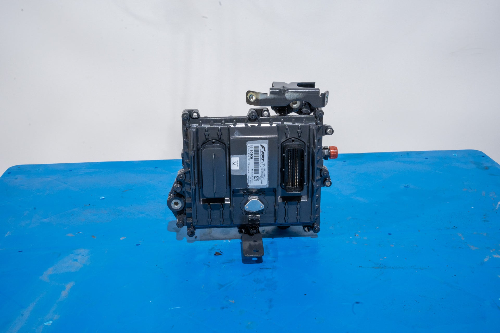 Bosch ECU -  5802220122