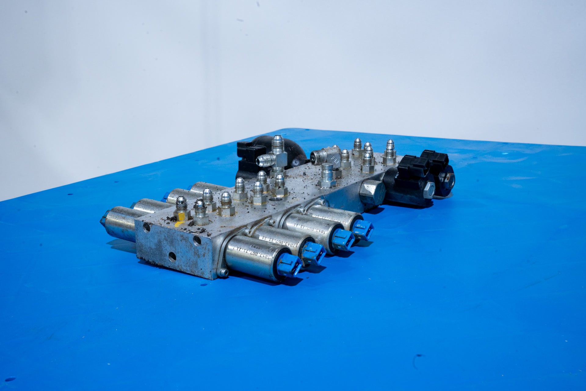 Case Hydraulic Control Valve-590sn Backhoe - 87434621U