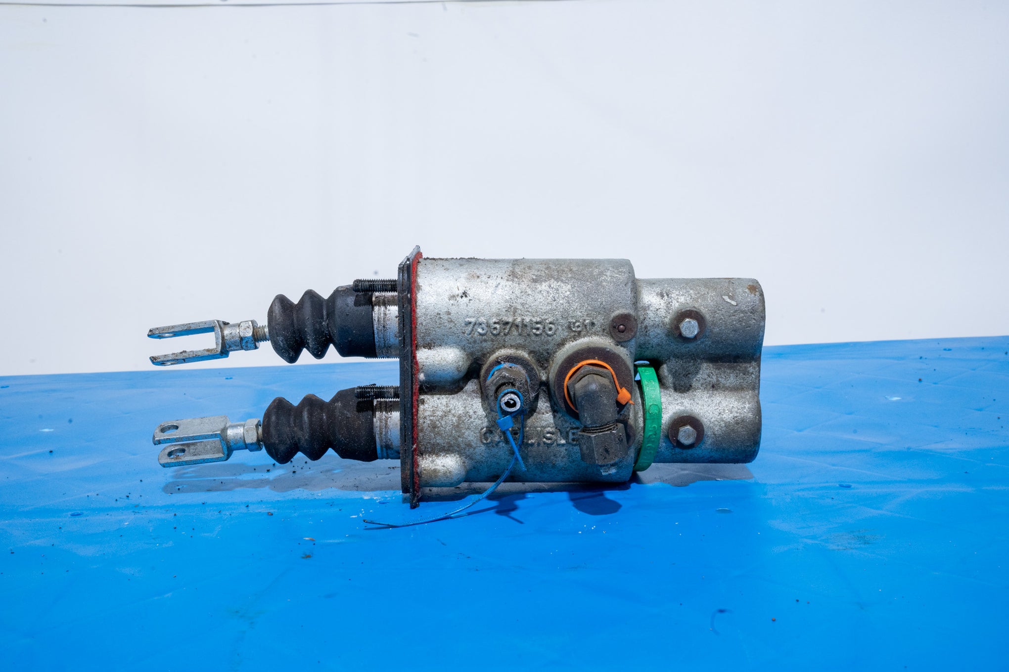Master Cylinder - 87714038U