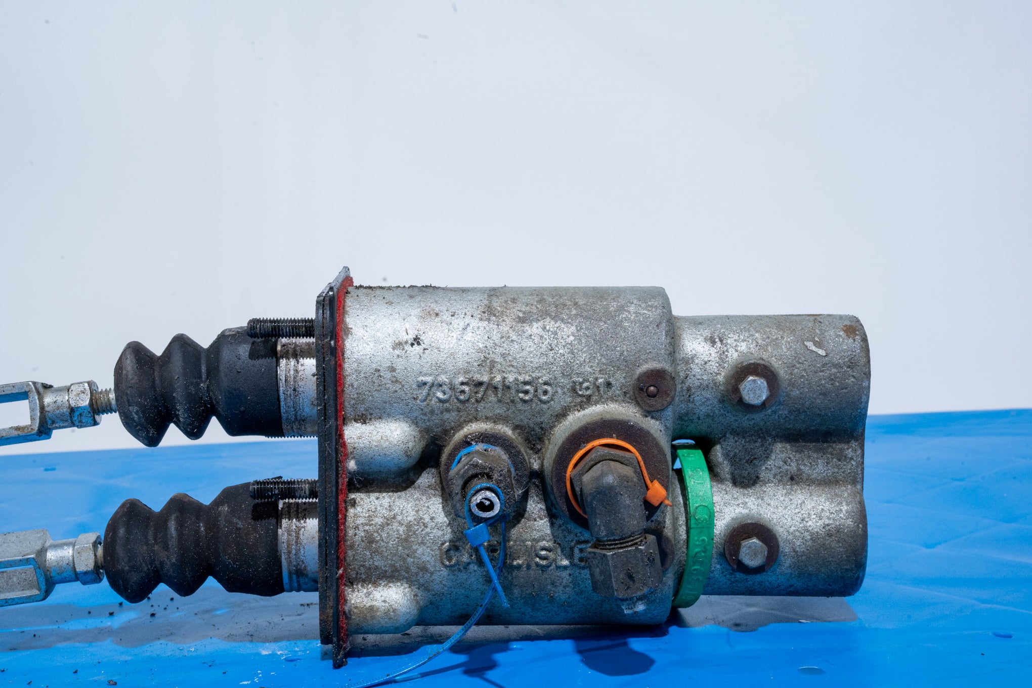 Master Cylinder - 87714038U
