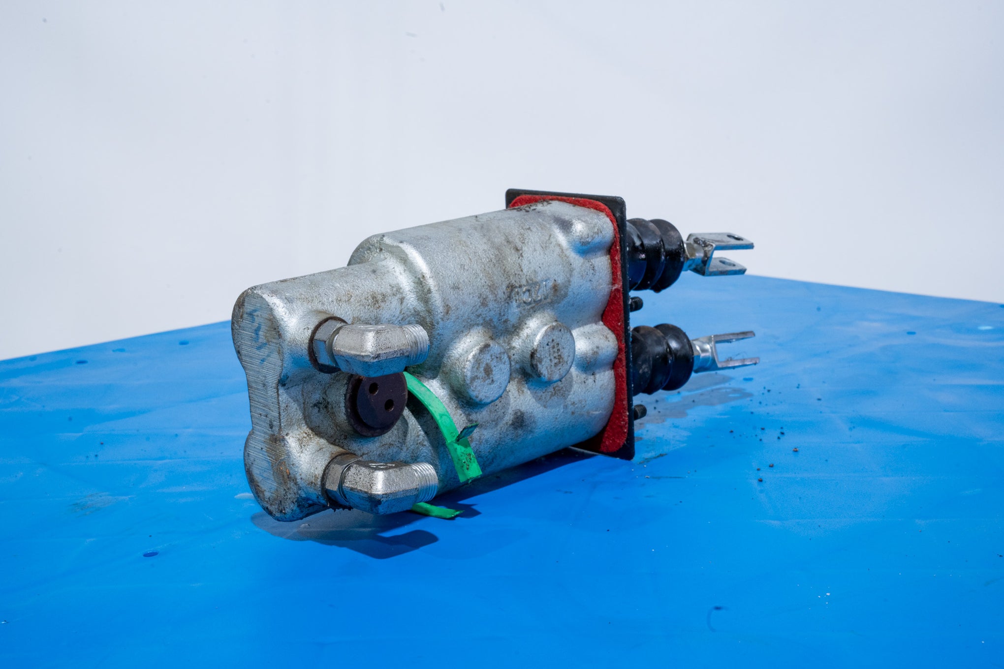Master Cylinder - 87714038U