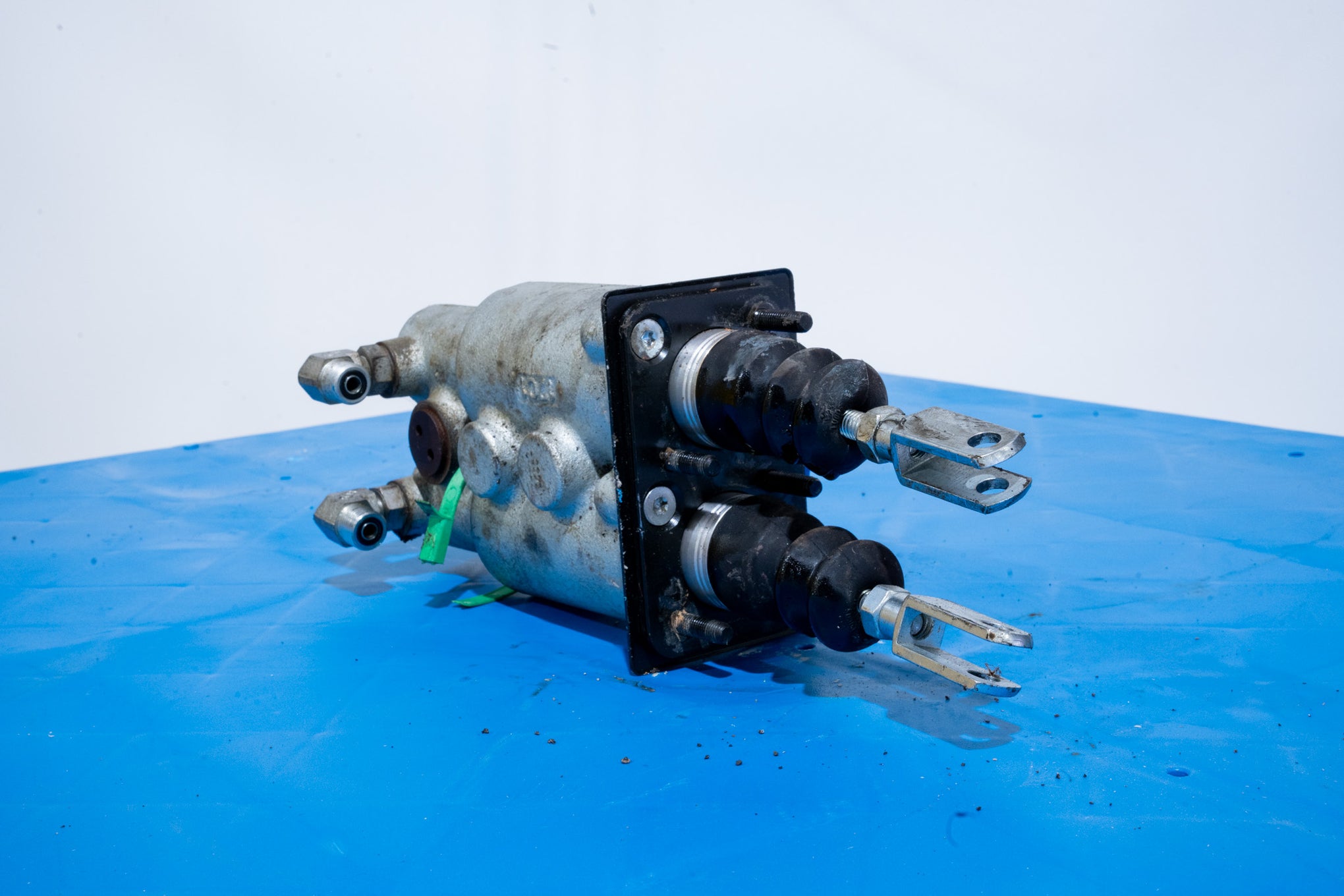 Master Cylinder - 87714038U