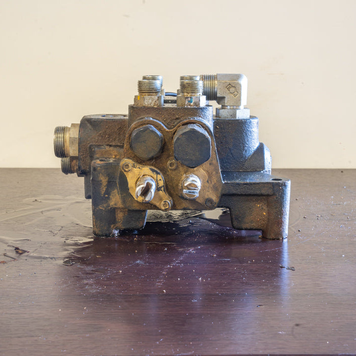 Hydraulic Control Valve - 84218271U