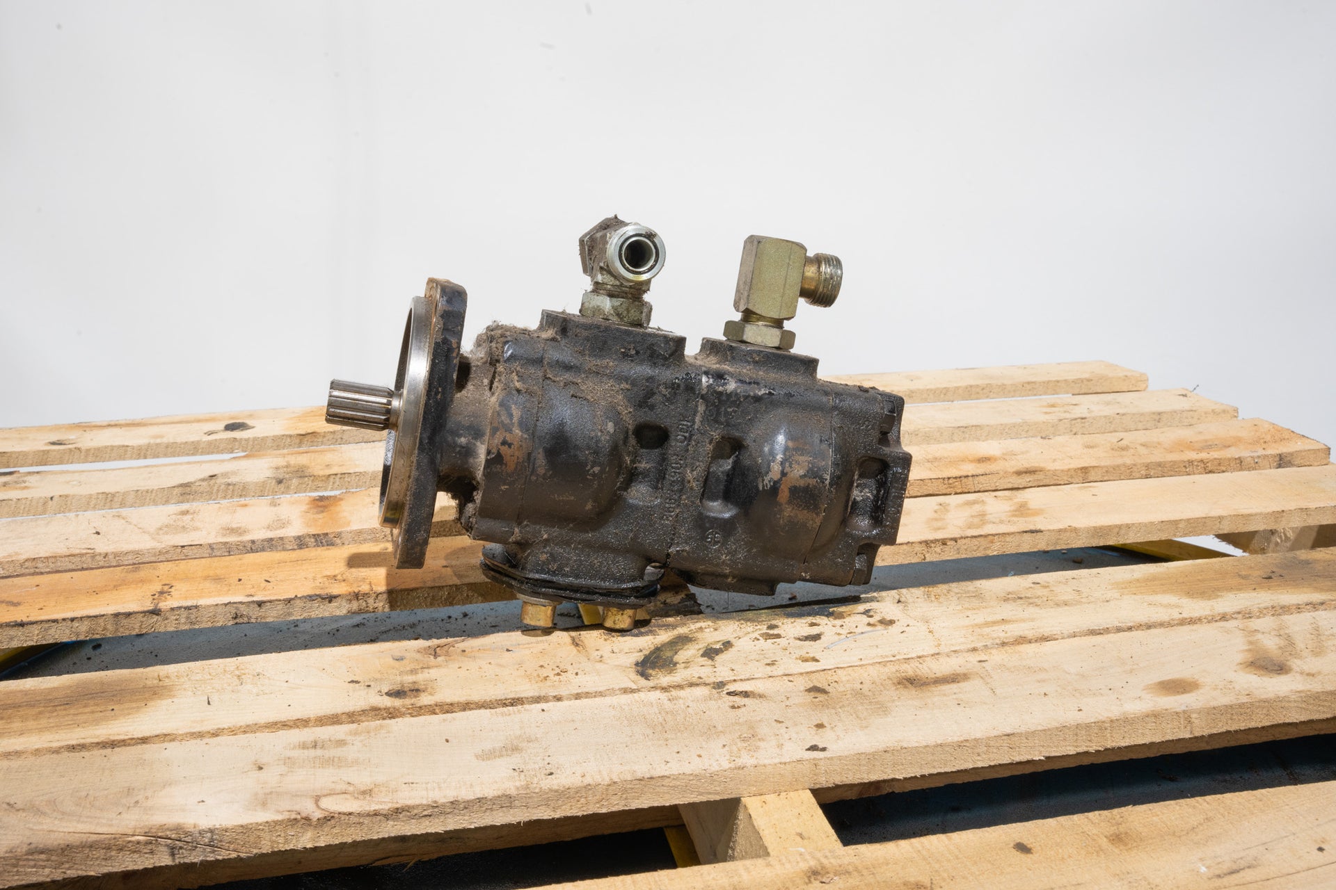 Hydraulic Pump - 84218965U