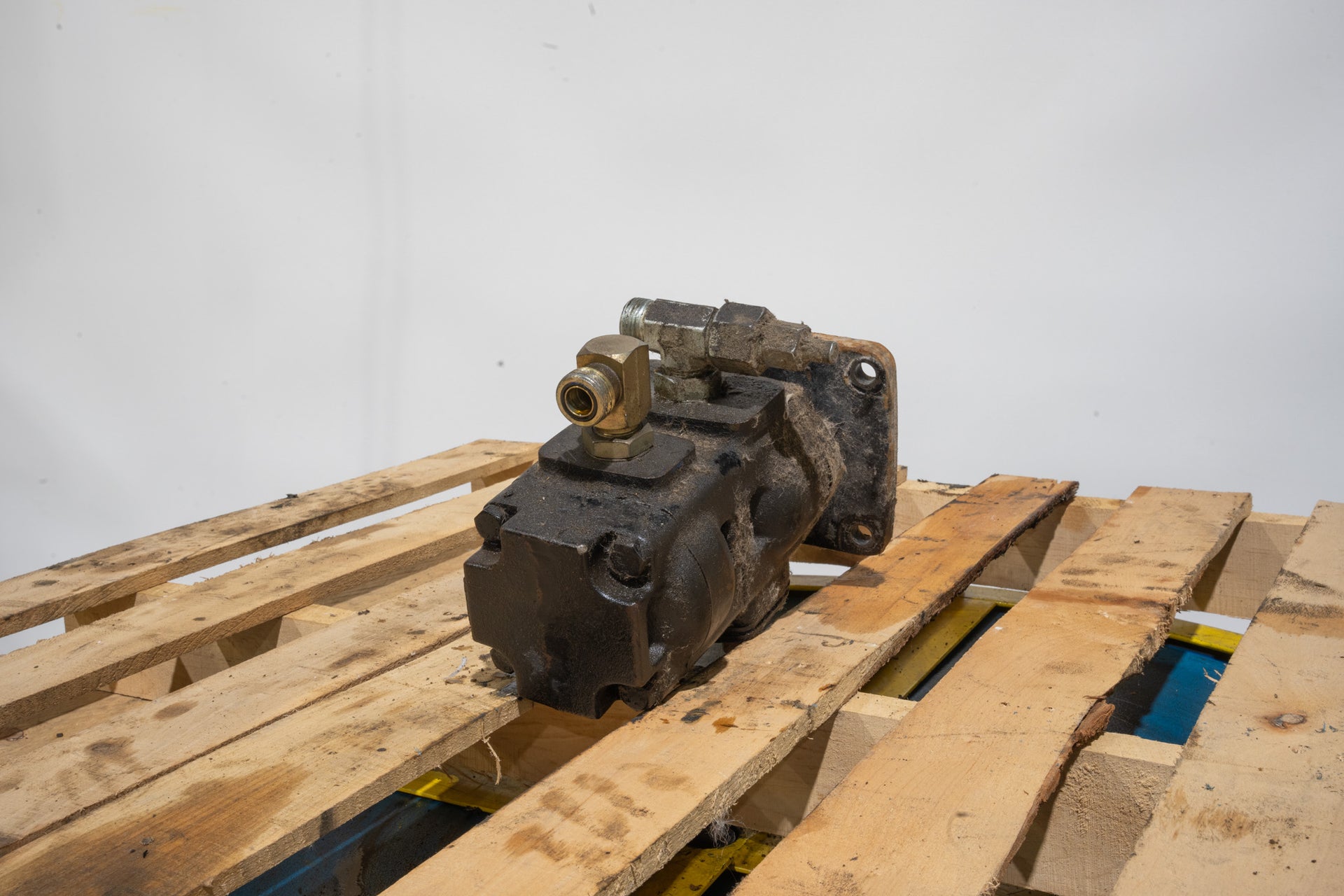 Hydraulic Pump - 84218965U