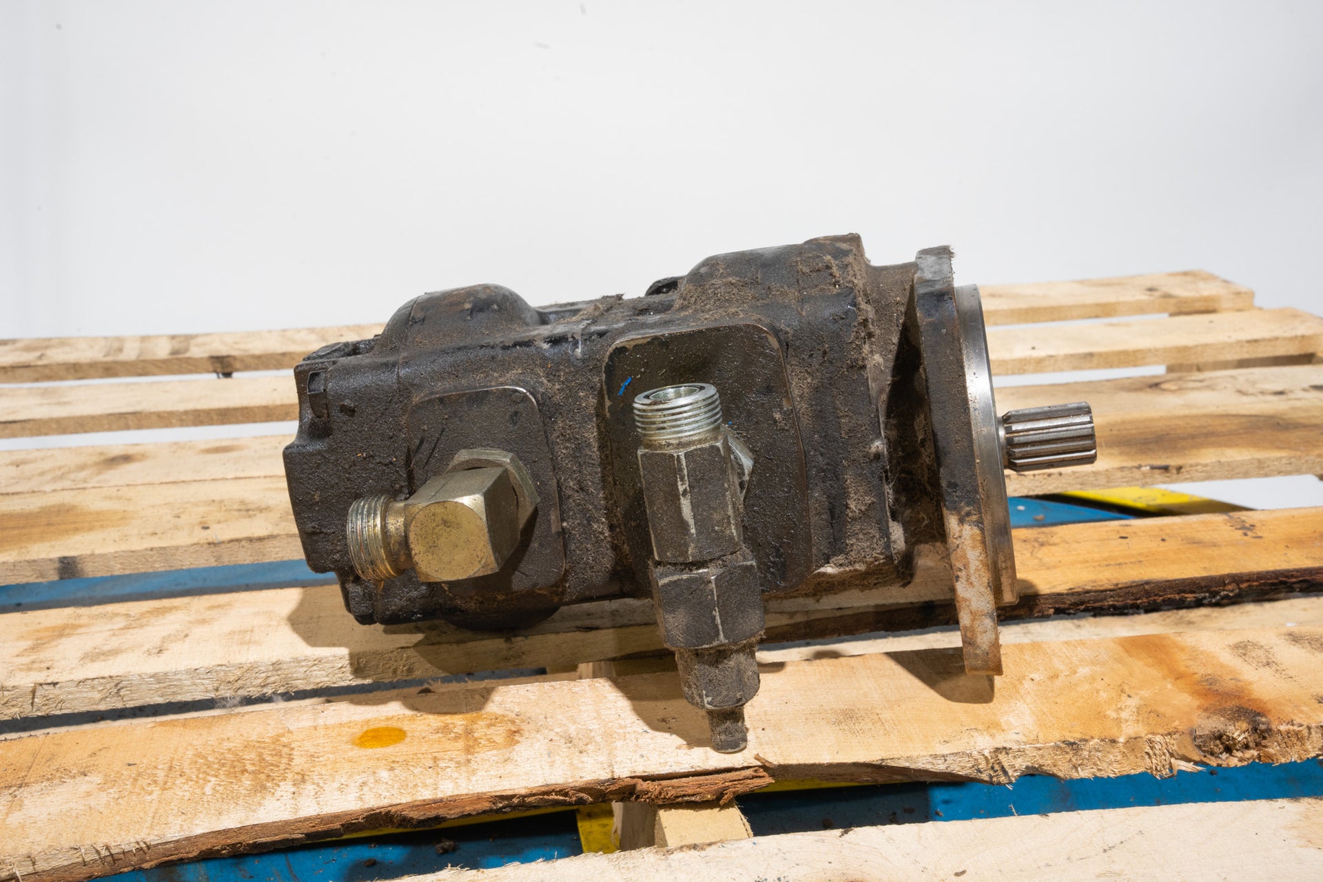 Hydraulic Pump - 84218965U