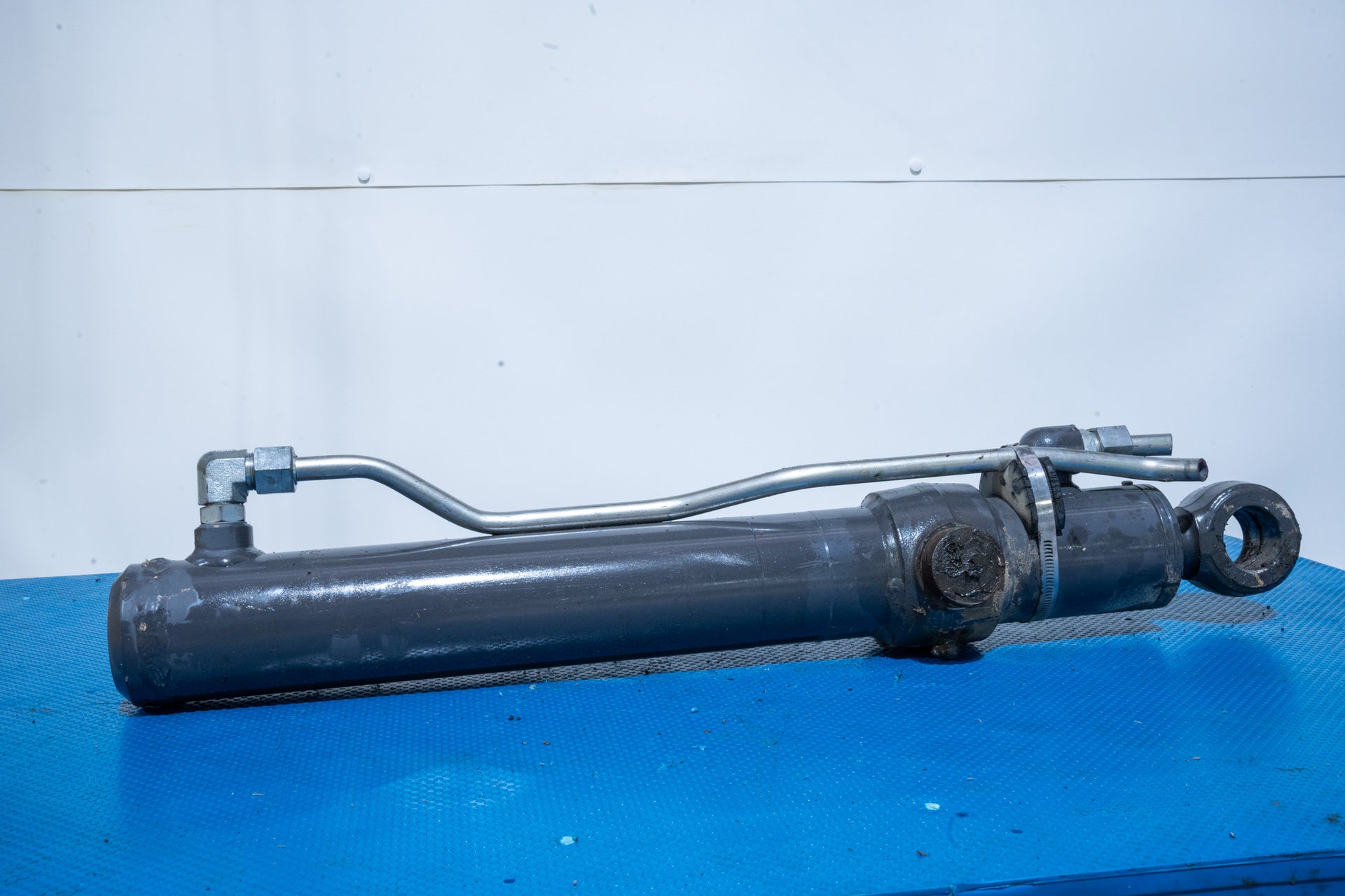 Loader Bucket Cylinder - 84421601U