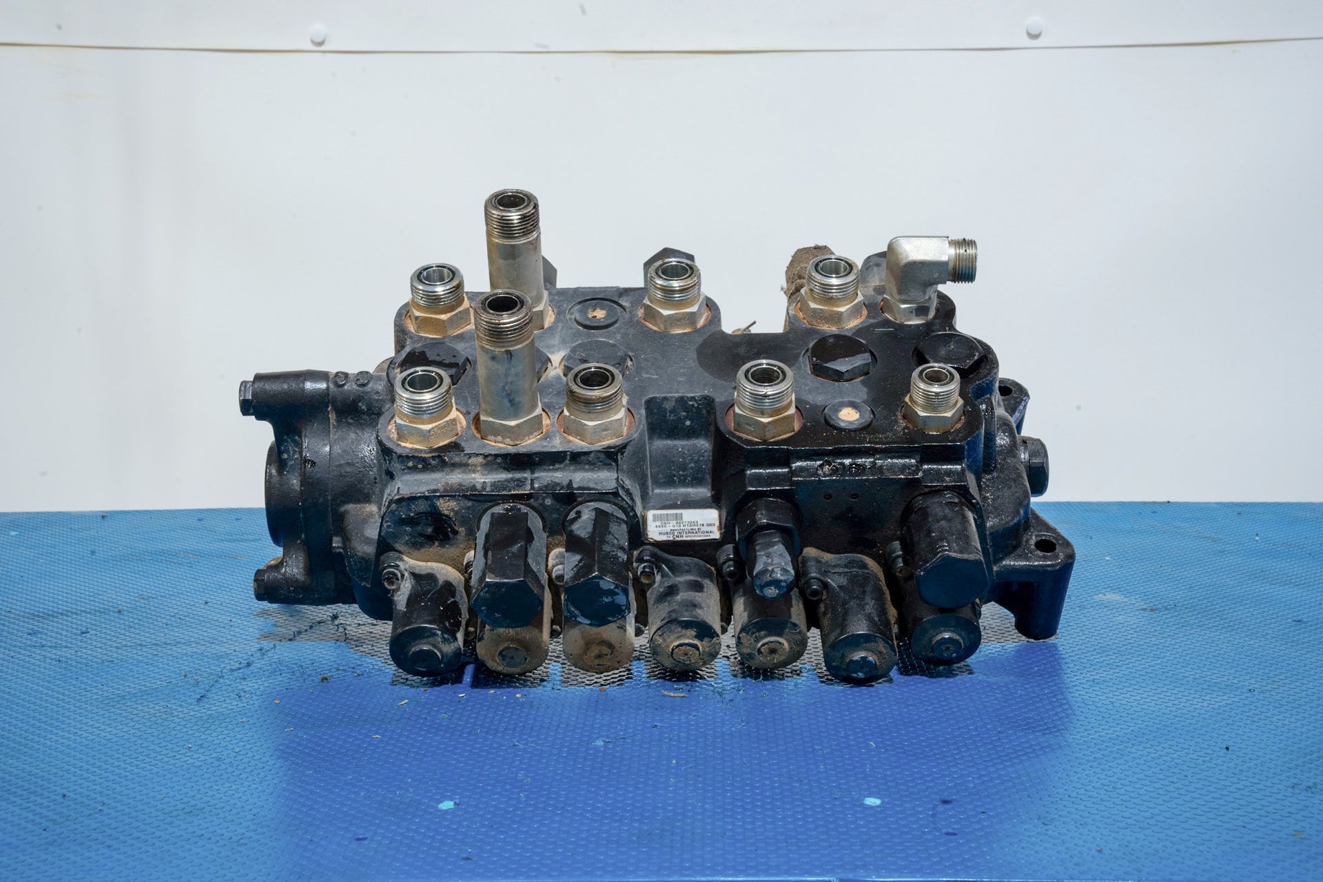 Husco CNH Valve 84273243 on Blue Pallet