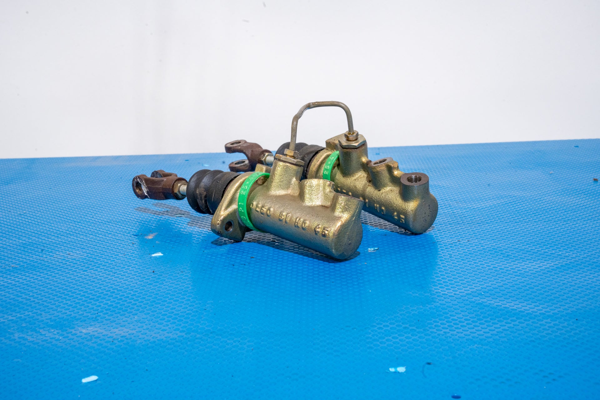 Master Cylinder - 87714038U