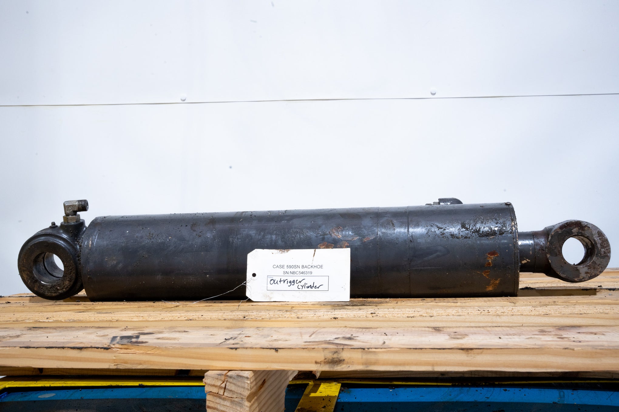 Outrigger Cylinder - 84421609U