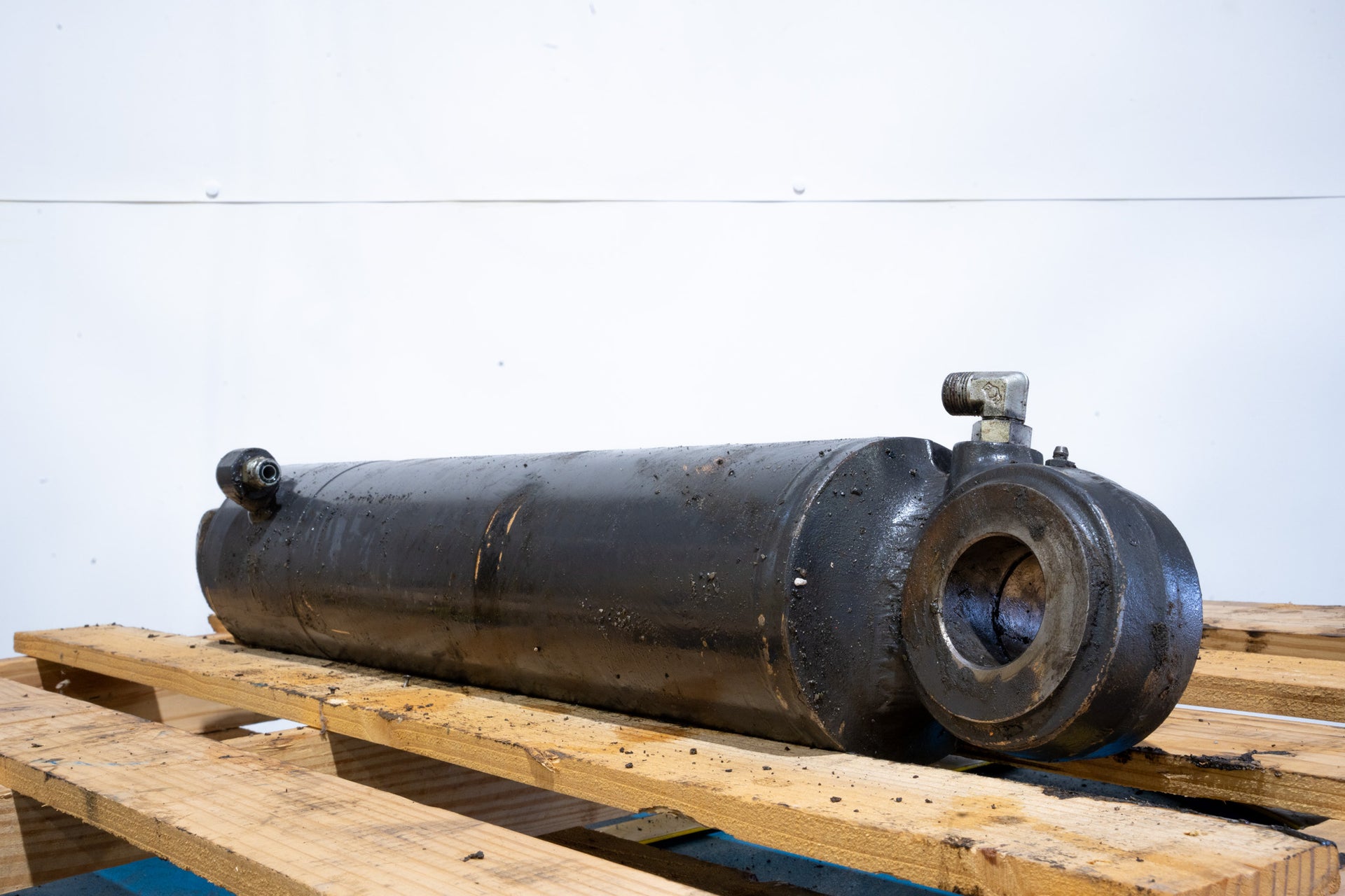 Outrigger Cylinder - 84421609U