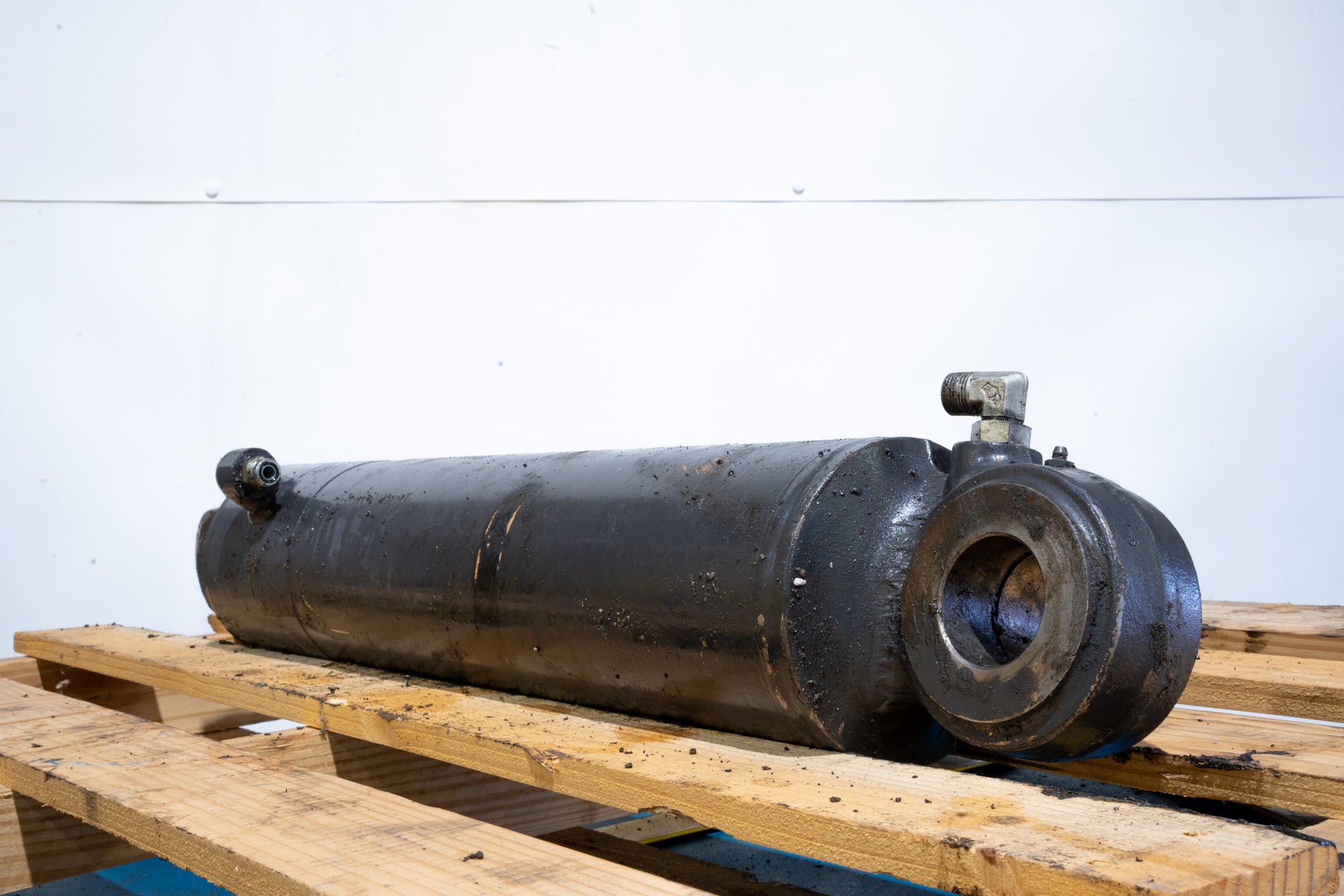 Outrigger Cylinder - 84421609U