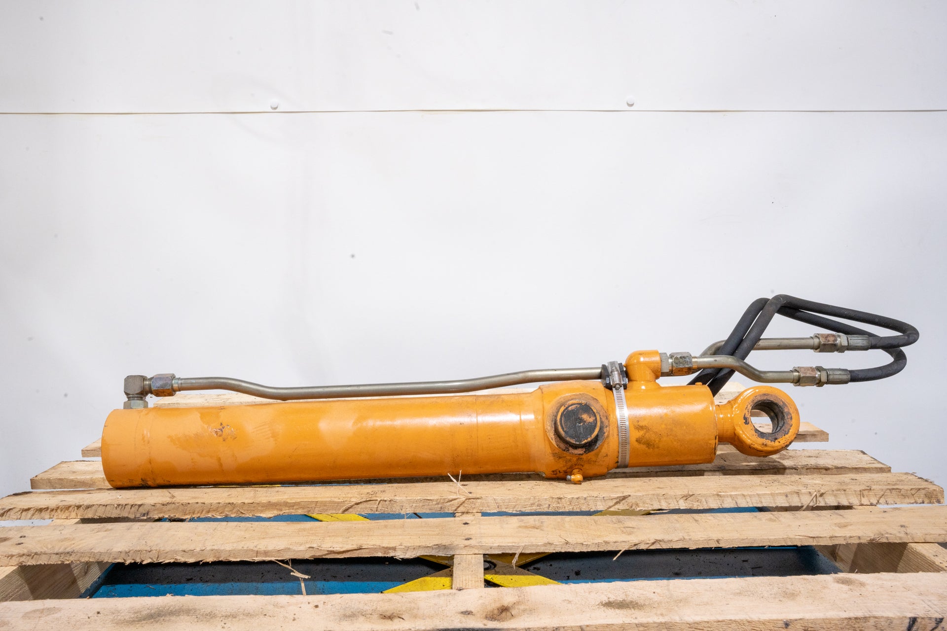 Front Loader Tilt Cylinders - 255756A1U