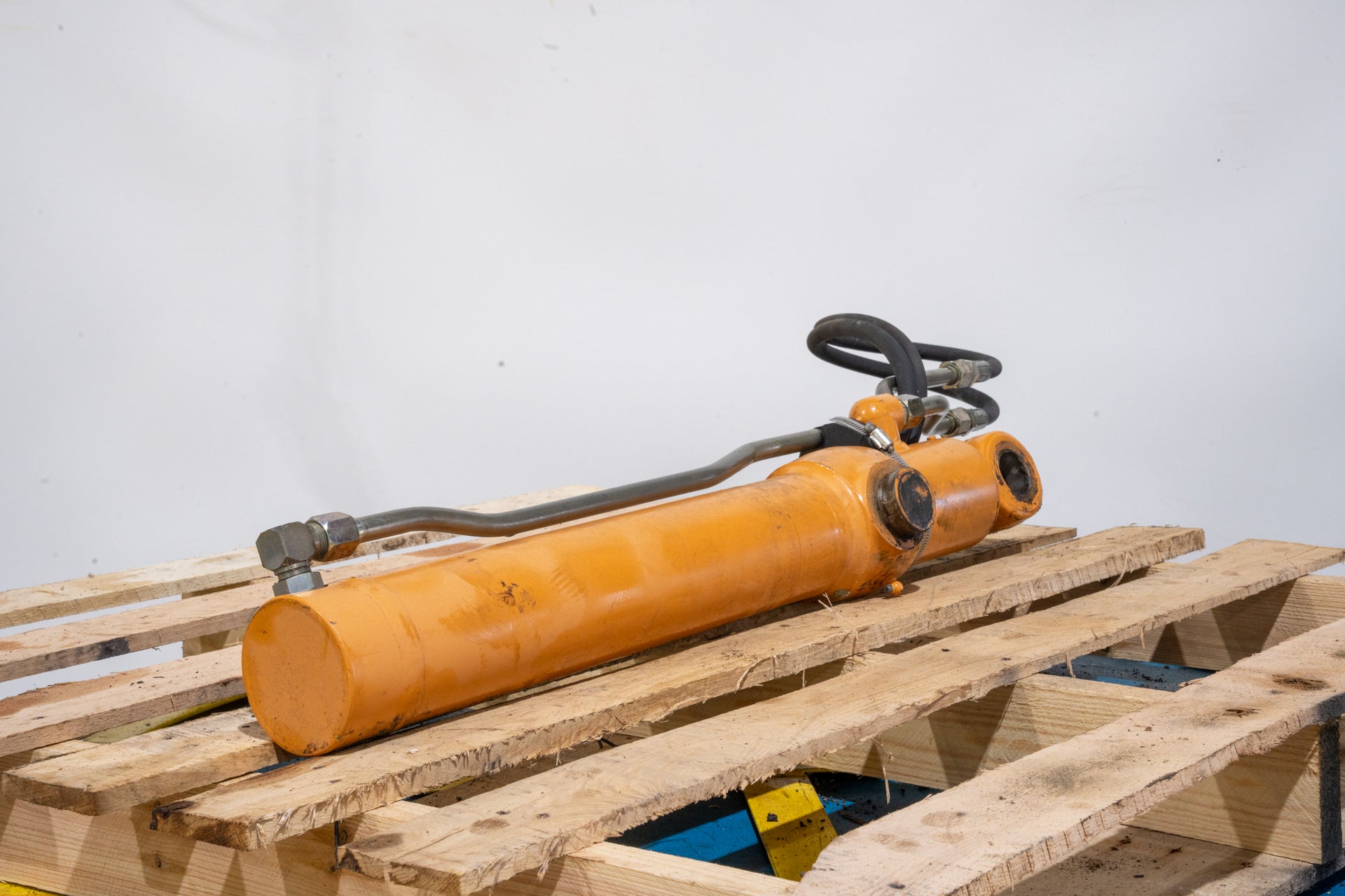 Front Loader Tilt Cylinders - 255756A1U