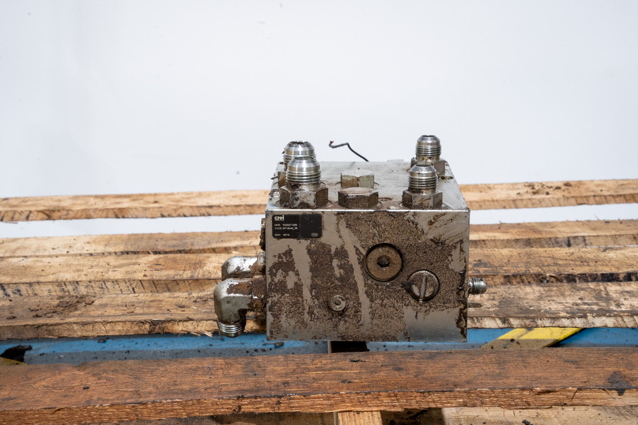 Hydraulic Valve - 90484605U