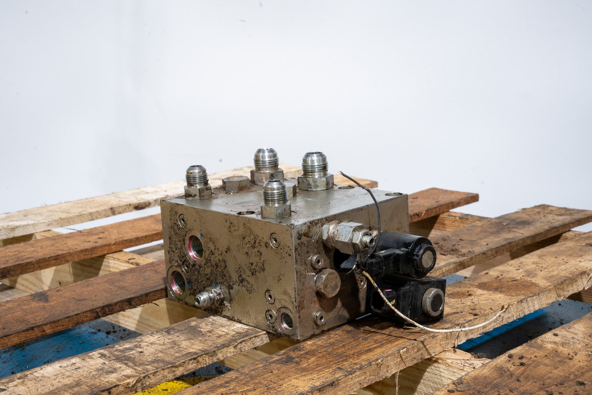 Hydraulic Valve - 90484605U