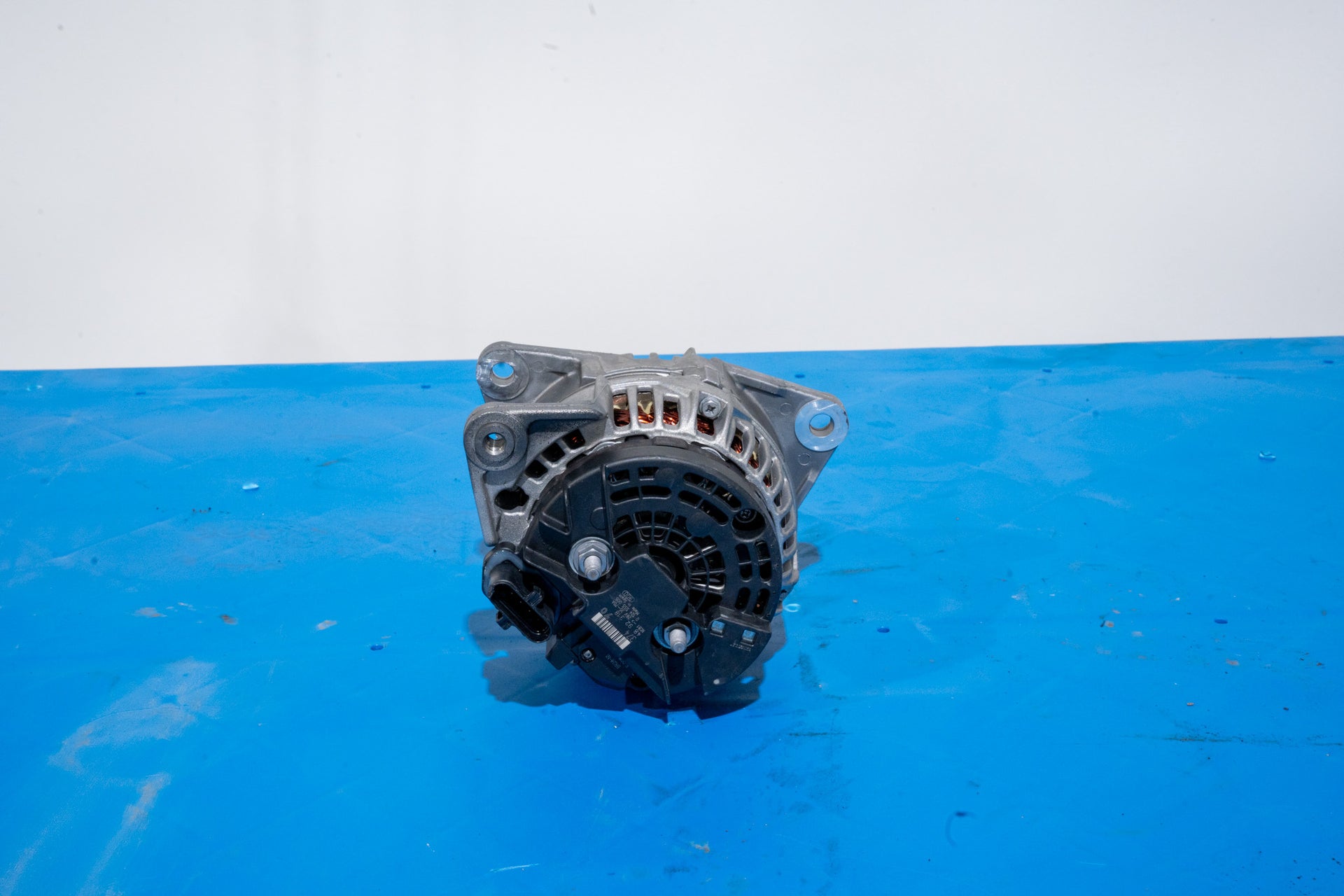 BOSCH ALTERNATOR - 4892318