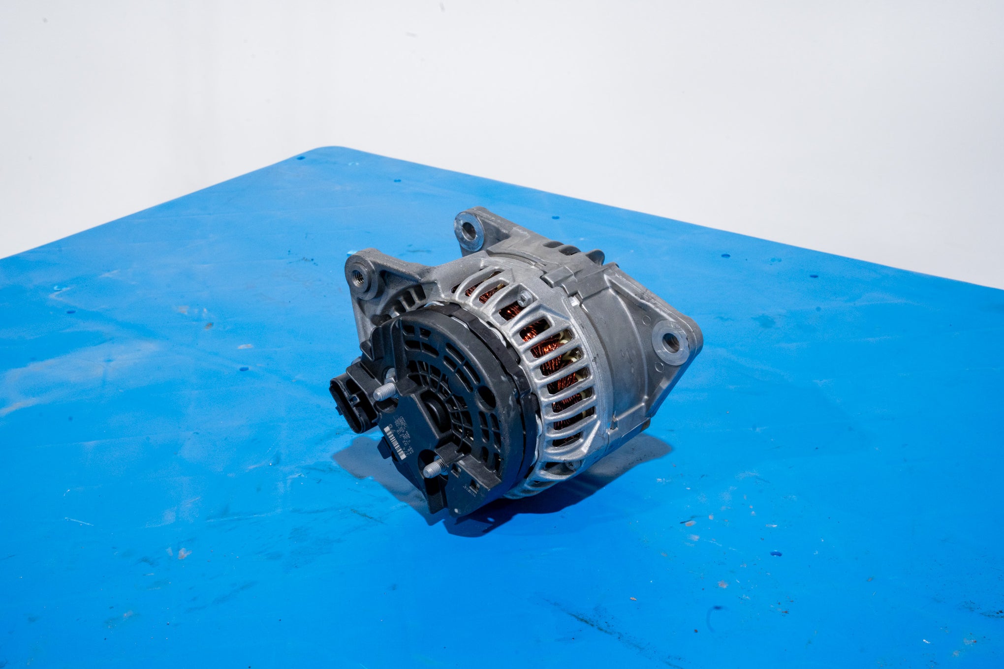 BOSCH ALTERNATOR - 4892318