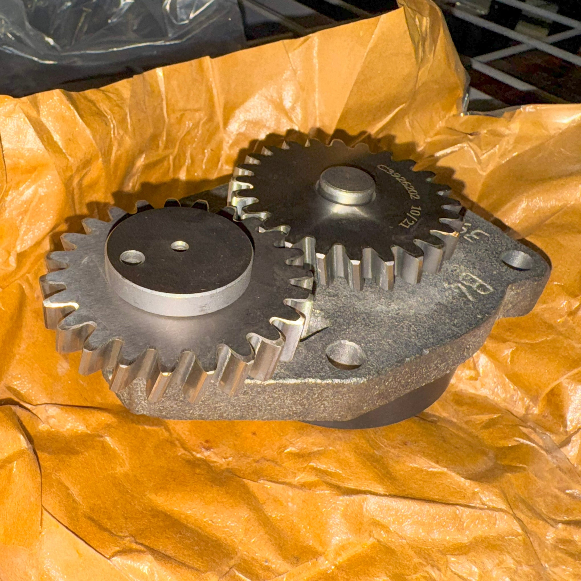 Oil Pump Cummins 4T-390 - 4939585