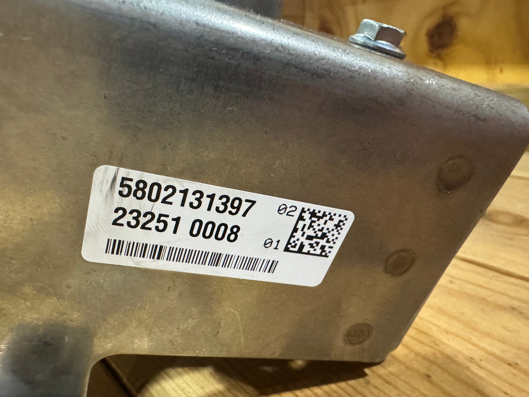 Cursor 13 Control Valve - 5802131397 (Like New Take Off)