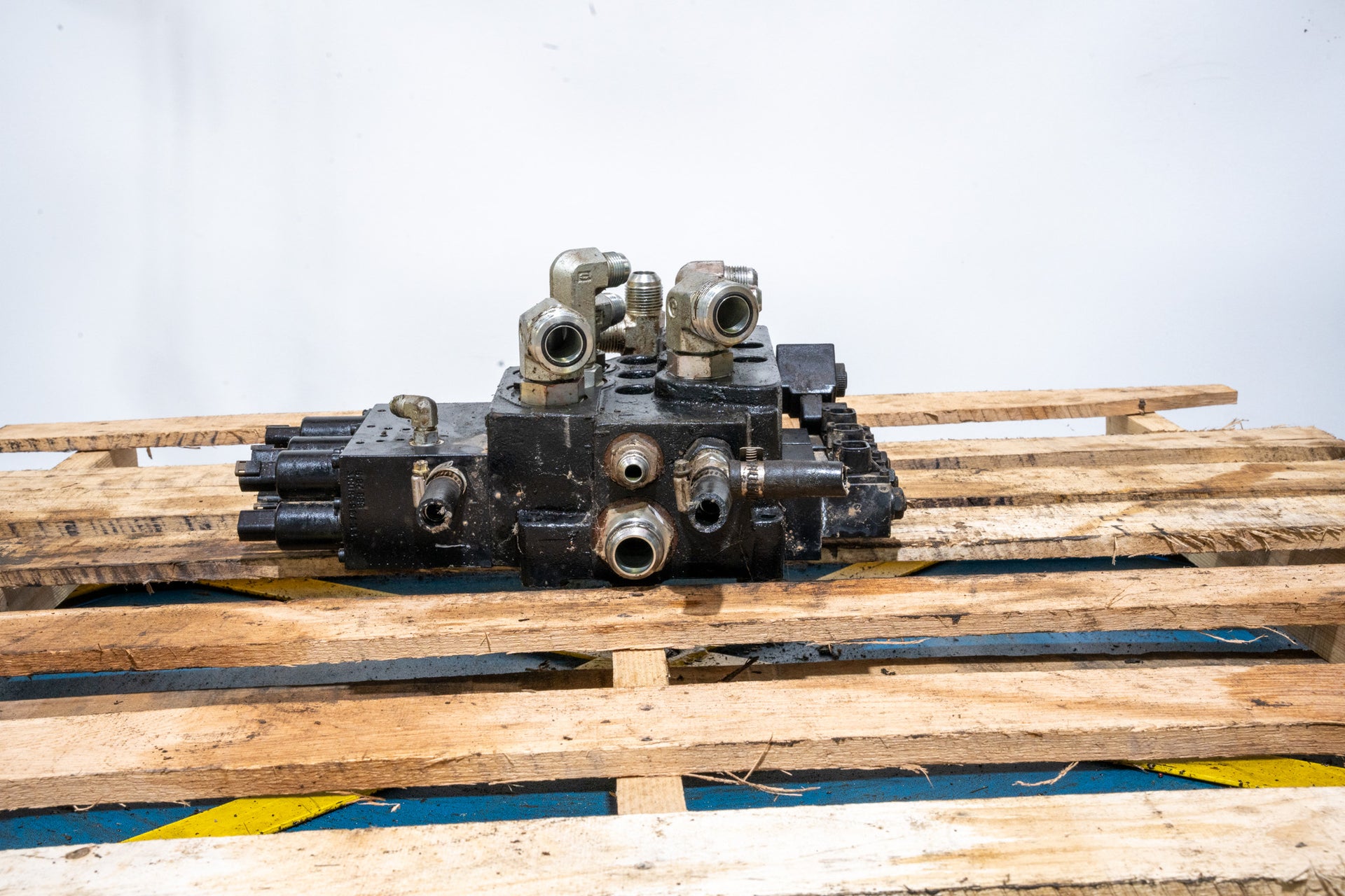 Control Valve - 47647503U for New Holland C245