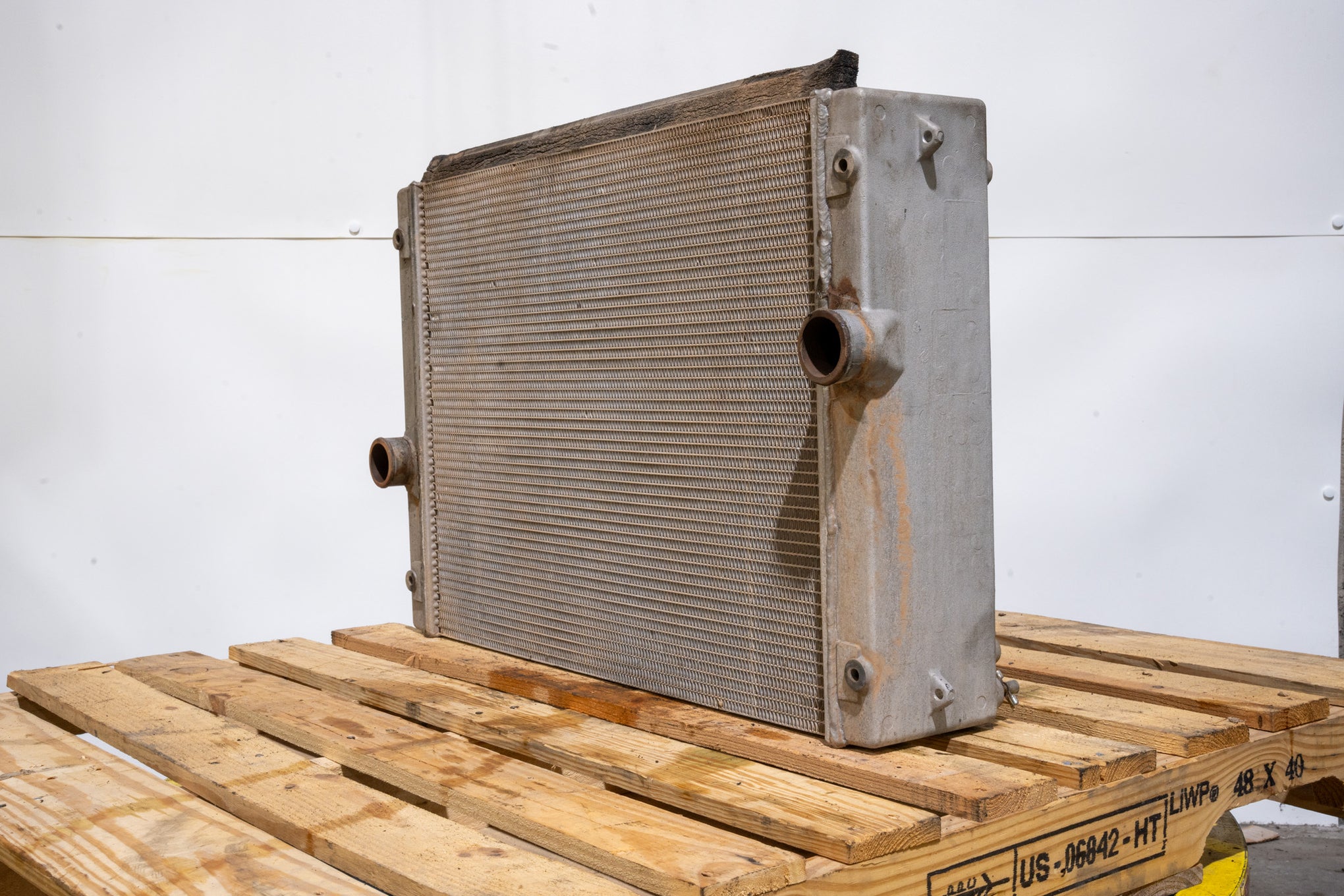 Used Radiator 84262310U