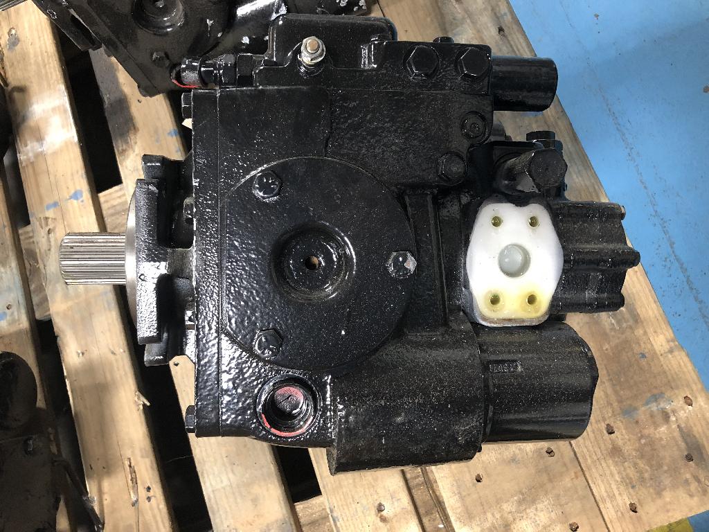 Reman Eaton Hydrostatic Pump - 84599273