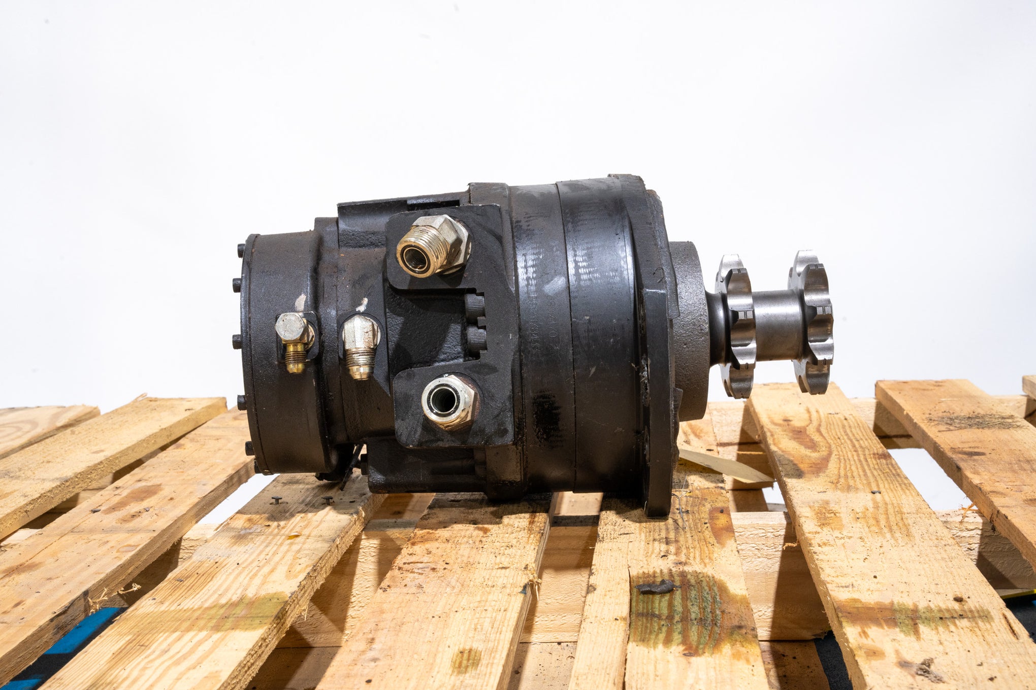 Hydraulic Control Drive Motor - 84586910U